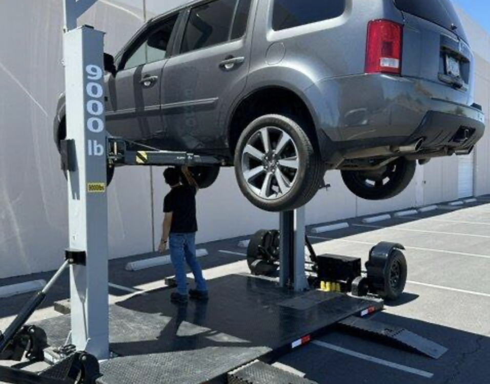 Host of the Month: Meet Jolyne of EZUP Lift Rental